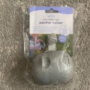 Ubbi On The Go Dual Pacifier Holder with 2 compartments NEW